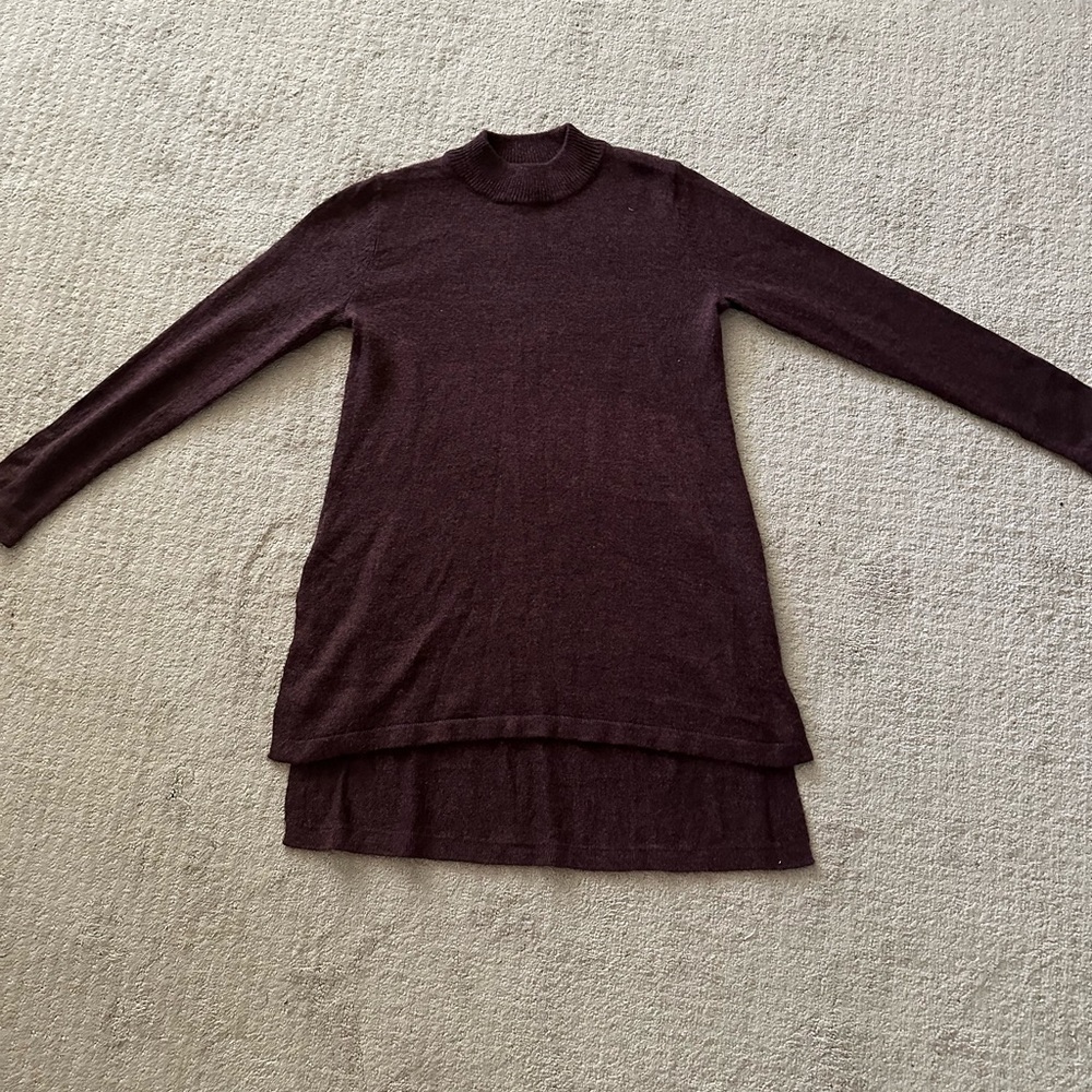 H&M Maroon Sweater Size Medium